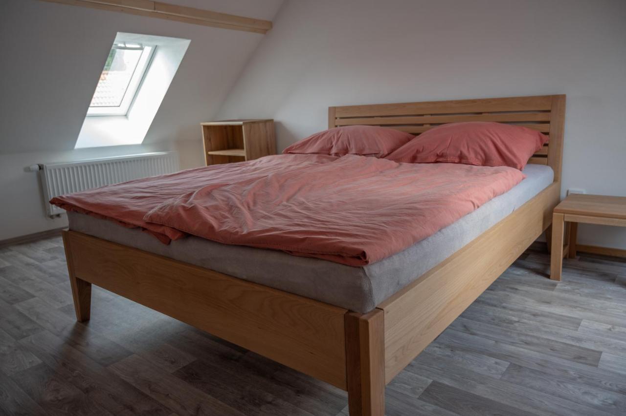 Penzion Mezi Radky Jindrichuv Hradec Bagian luar foto